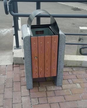 Урна для мусора уличная U1 (У1) с элементами из архитектурного бетона 450x450x940 мм